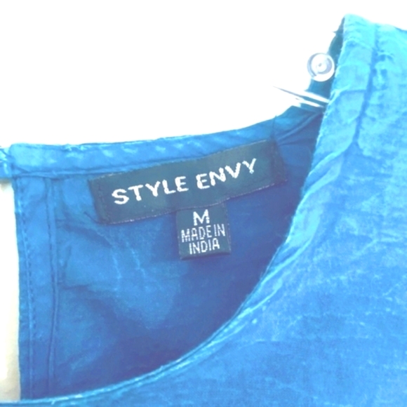 Style Envy Eyelet Embroidered Bell Sleeve Blouse SizeMedium Denim Blue Awesome💙 - Picture 10 of 11